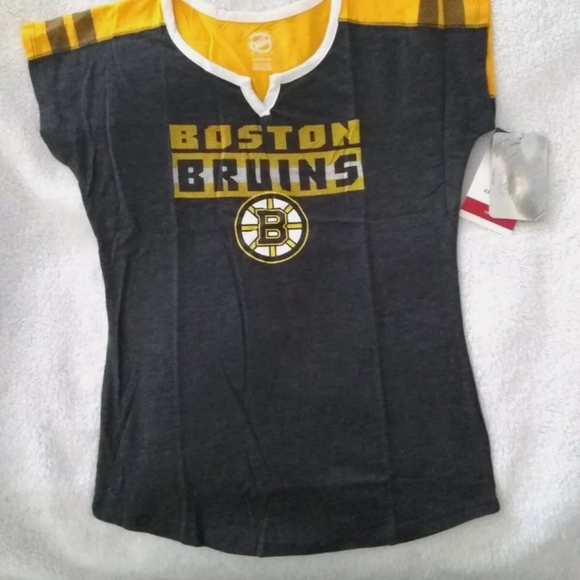 NHL Tops - Girl’s NHL Boston Bruins Short Sleeve T-Shirt Tee Size L (14) NWT. Condition is